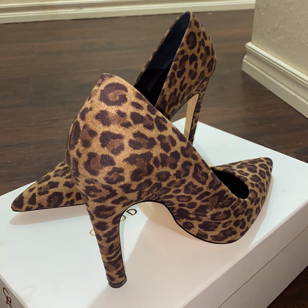 The Icon Pointed Toe Pump
GOOD AMERICAN